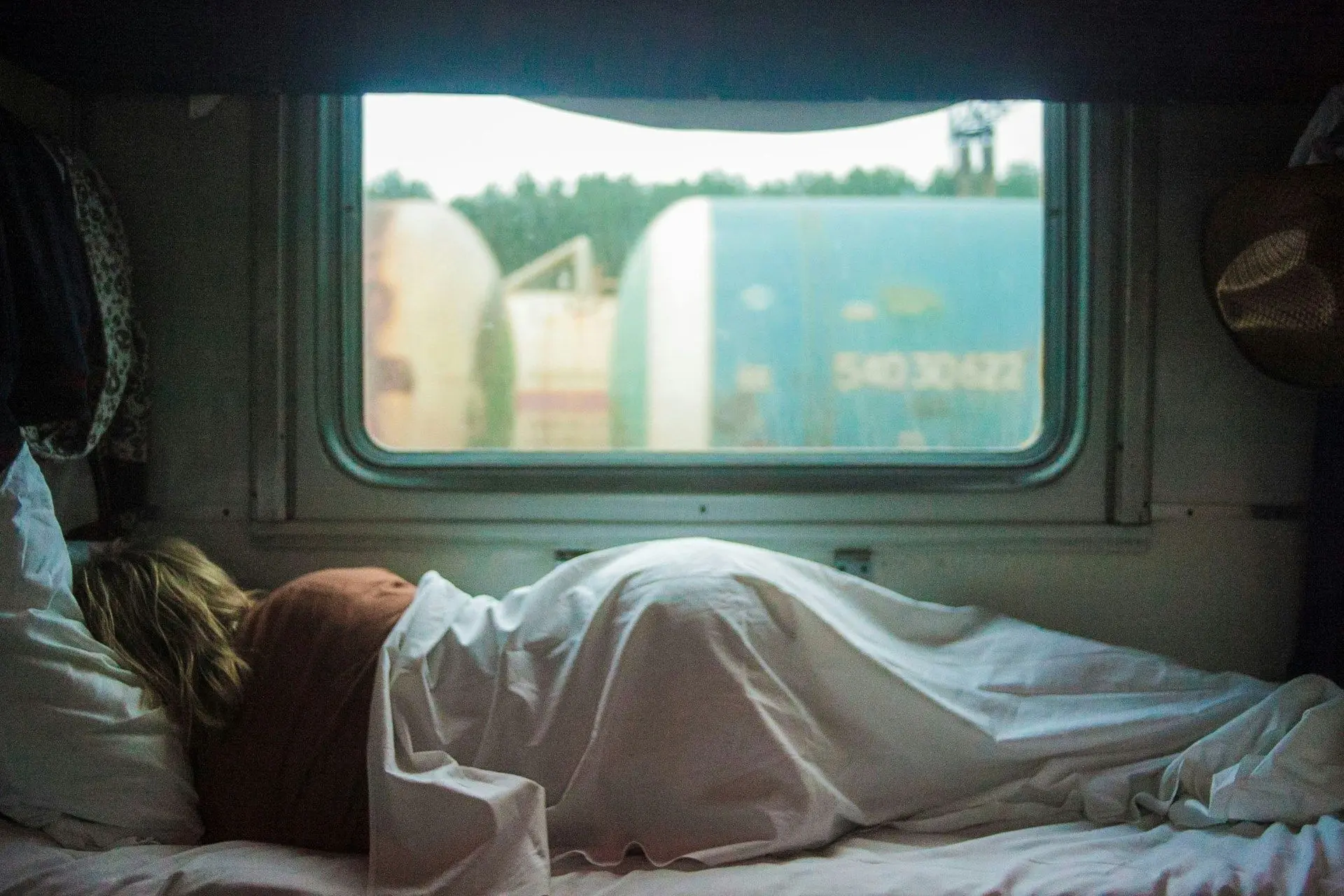 Вчені встановили зв'язок між недостатнім сном і підвищеним ризиком серйозних захворювань. Вони визначили, що для збереження здоров'я потрібно спати певну кількість годин.