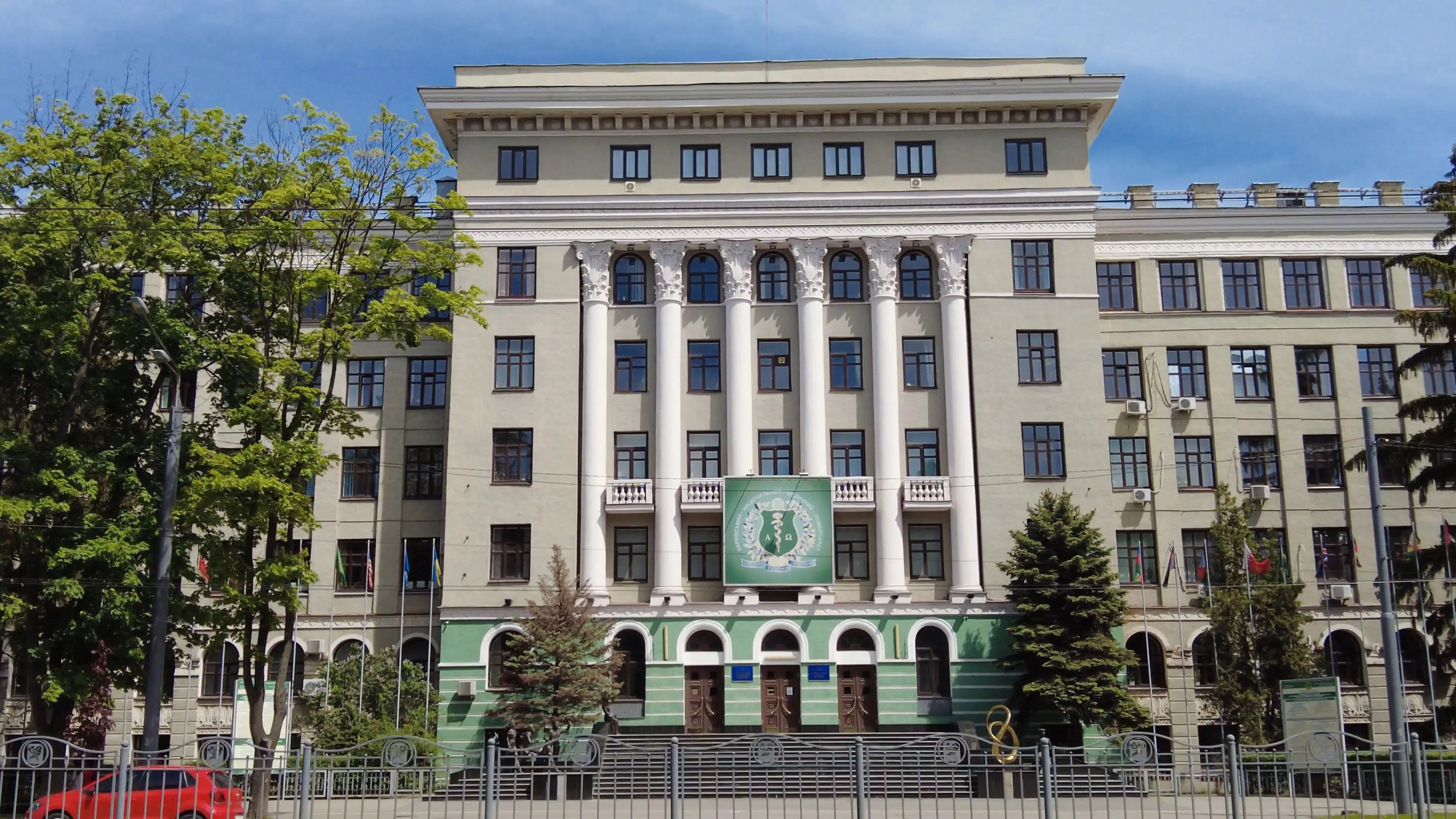 Інститути Національної академії медичних наук в Харкові "приватизують": нова російська брехня